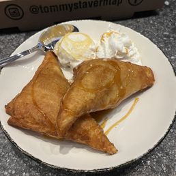 Fine Blueberry Pie with honey gelato Fine Blueberry Pie with honey gelato