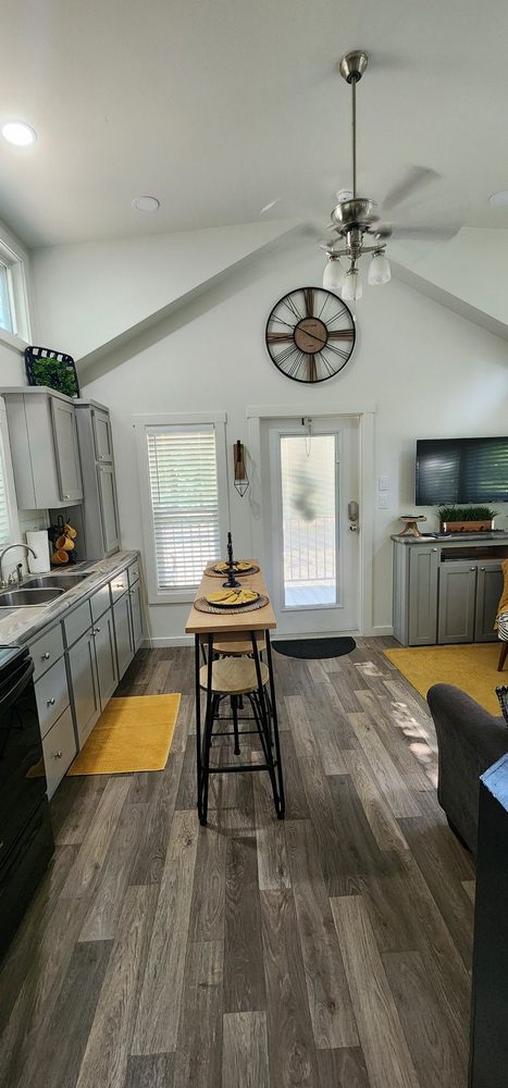 Canoe Road River Cabins