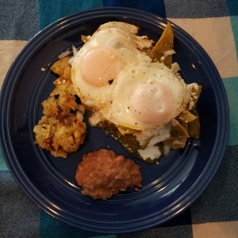 Azul - Chilaquiles con huevos - Breakfast & Brunch Near Me - Puerto Vallarta, JAL Azul - Chilaquiles con huevos - Breakfast & Brunch Near Me - Puerto Vallarta, JAL