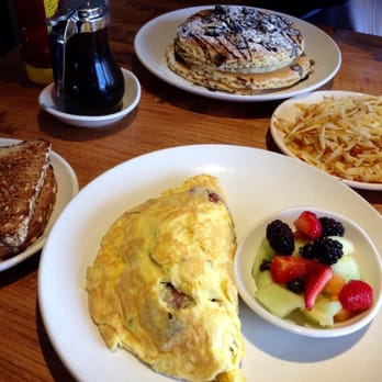 Alexanders Cafe - The Alexander omelette - spinach, peppers, onions, bacon and goat cheese. Yum! - Diners Near Me - Elgin, Illinois