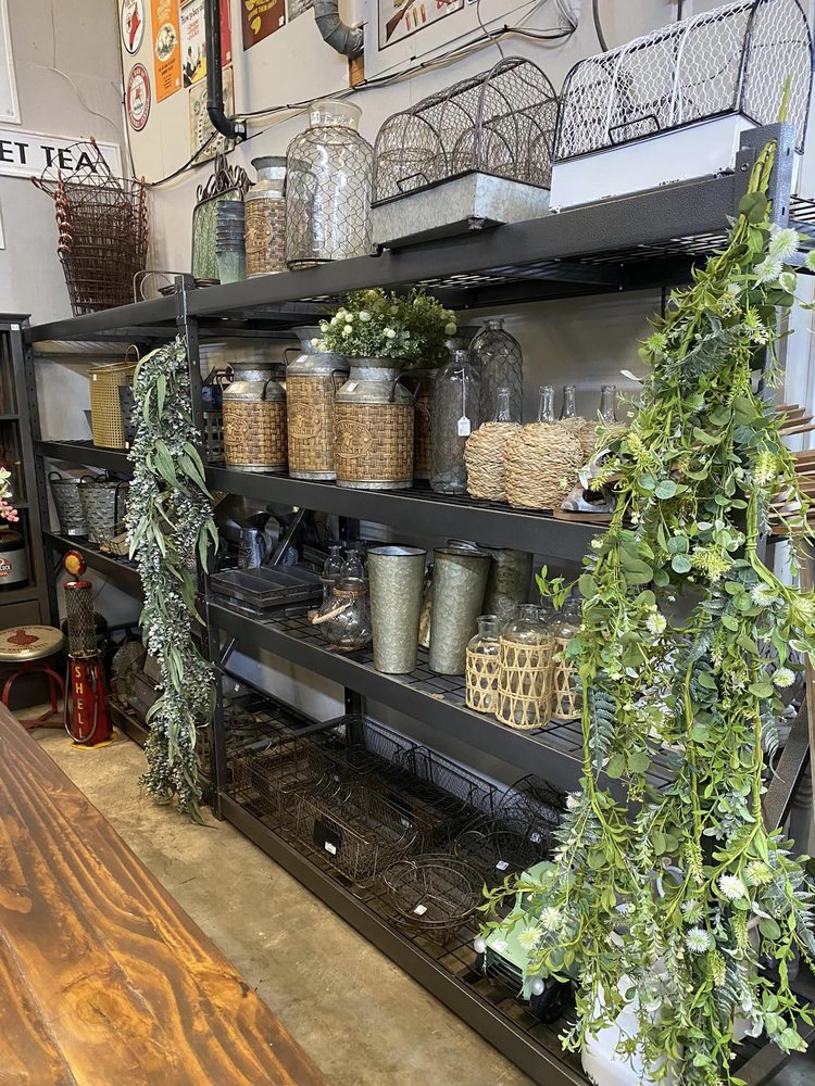 DOCK75 Updated October 2024 90 Fairgrounds Rd, McMinnville