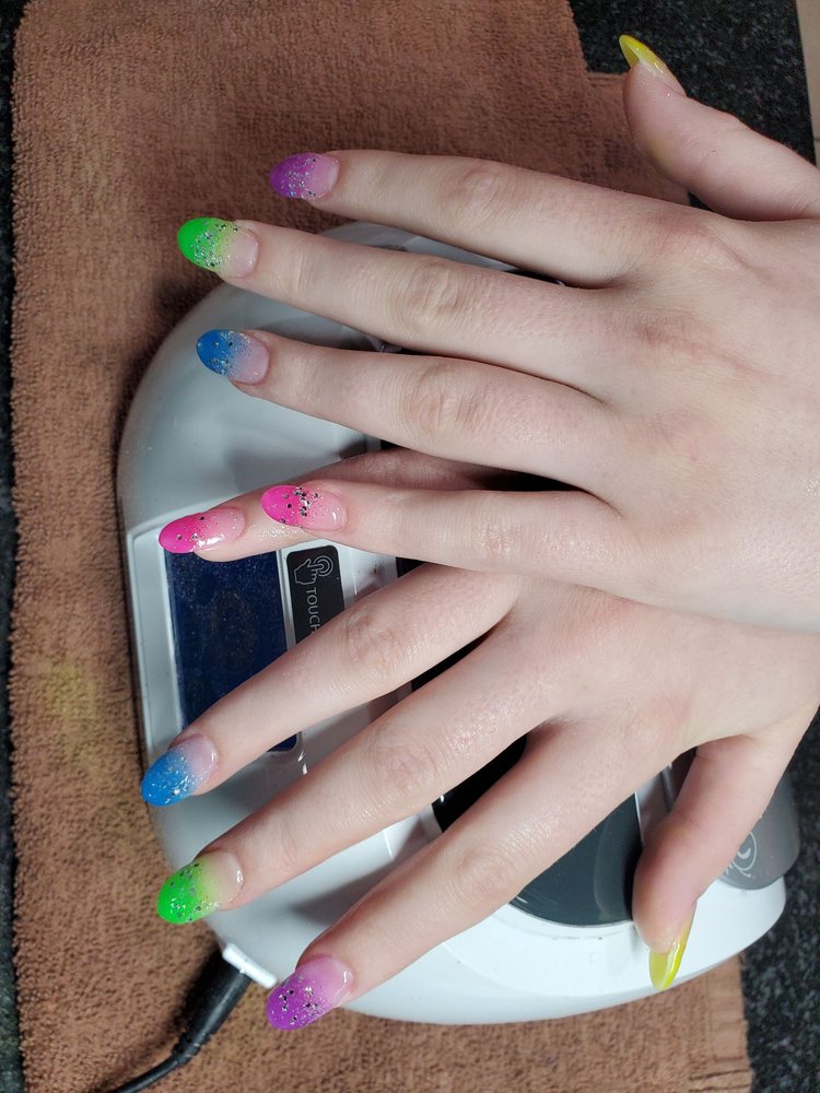 P T NAILS 13 Photos & 13 Reviews 20 E White Mountain Blvd, Lakeside