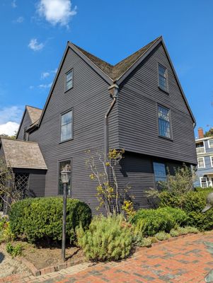 The House of the Seven Gables by null