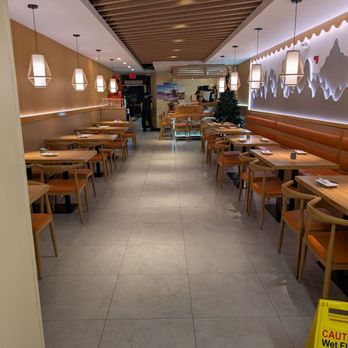 Sushi Garden - Interior - Sushi Bars Near Me - Williston Park, New York