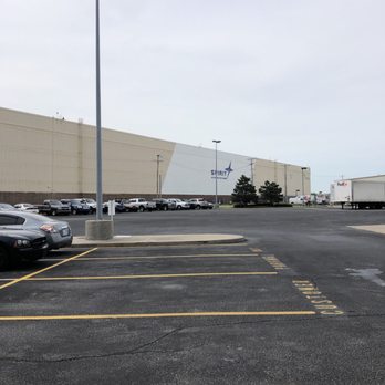 FedEx Ship Center - Parking lot views - Shipping Centers Near Me - Tulsa, Oklahoma FedEx Ship Center - Parking lot views - Shipping Centers Near Me - Tulsa, Oklahoma