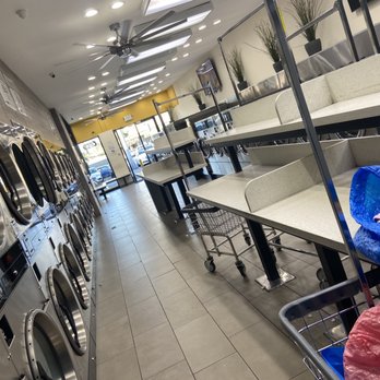 Noho Coin Laundry - From back to entrance - Laundromat Near Me - Los Angeles, California Noho Coin Laundry - From back to entrance - Laundromat Near Me - Los Angeles, California