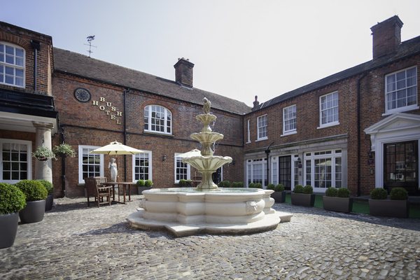 Bush Hotel Farnham by null