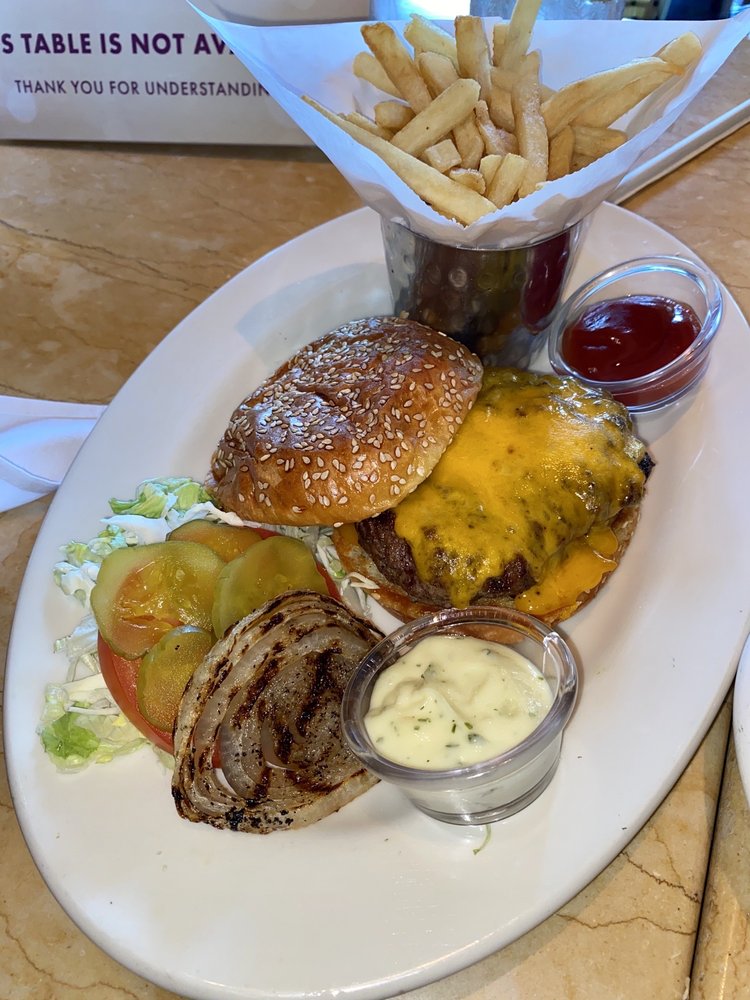 The Cheesecake Factory, Naples Roadtrippers