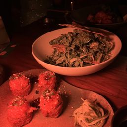 Avocado salad, crispy salmon maki