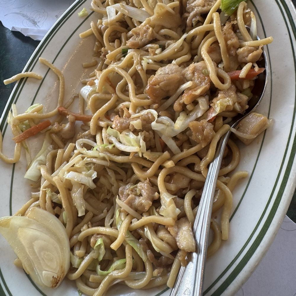 Chicken chow mein Chicken chow mein