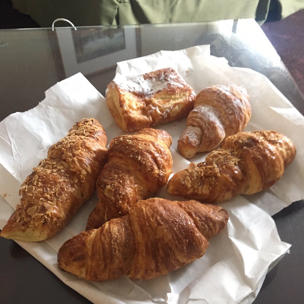 Hendrickx Belgian Bread Crafter - Plain croissant, chocolate croissant, gruyere croissant, 2 almond croissants, and apple turnover - Bakeries Near Me - Chicago, Illinois Hendrickx Belgian Bread Crafter - Plain croissant, chocolate croissant, gruyere croissant, 2 almond croissants, and apple turnover - Bakeries Near Me - Chicago, Illinois