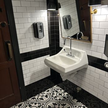 Paddy's Public House - Clean baths - Bars Near Me - Newton, Massachusetts Paddy's Public House - Clean baths - Bars Near Me - Newton, Massachusetts