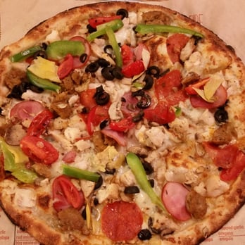 Blaze Pizza - White sauce, mozzarella, black olives, tomato, mushroom, grilled chicken, ham topped with bbq sauce - Salad Near Me - Niles, Illinois Blaze Pizza - White sauce, mozzarella, black olives, tomato, mushroom, grilled chicken, ham topped with bbq sauce - Salad Near Me - Niles, Illinois