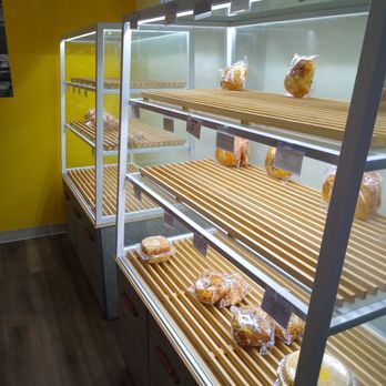 Emma Bakes - Arrive before 10am to enjoy a stocked pastry case - Patisserie/Cake Shop Near Me - Lincoln, Nebraska