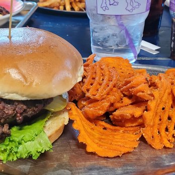The Purple Goat - Sports Bars Near Me - Stephenville, Texas
