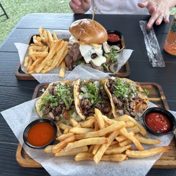 Fresas Con Crema - Burgers Near Me - West Palm Beach, Florida Fresas Con Crema - Burgers Near Me - West Palm Beach, Florida