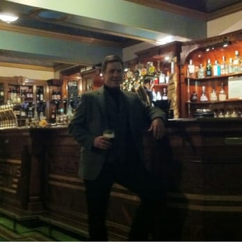 Walker Slater - The Cumberland Bar, New Town, Edinburgh. Taking the new tweed for a pint and a wee dram. - Men's Clothing Near Me - Edinburgh, EDH