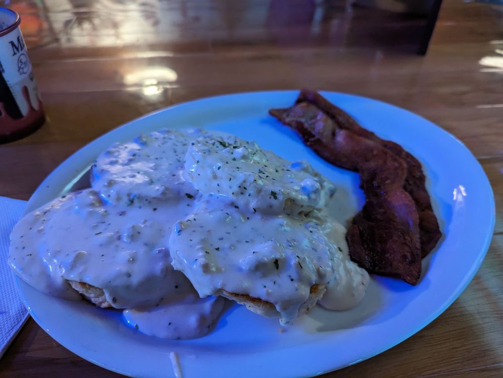 KELLEY’S PLACE Updated March 2025 30 Photos & 62 Reviews 231 Garibaldi Ave, Garibaldi