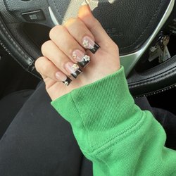 Tulip Nails - Nails