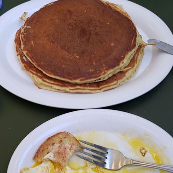 Milton's - Buttermilk pancakes, egg over medium - Delis Near Me - Del Mar, California