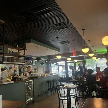 Decades Pizza - The dining room - Pizza Near Me - Queens, New York
