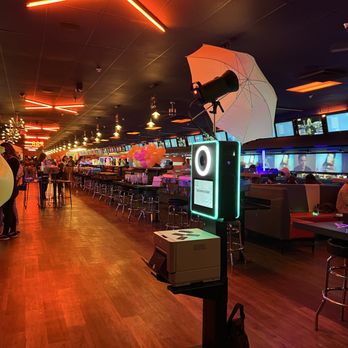 Flash Reflectionz - BOWLERO - Photo Booth Rentals Near Me - North Hollywood, California Flash Reflectionz - BOWLERO - Photo Booth Rentals Near Me - North Hollywood, California