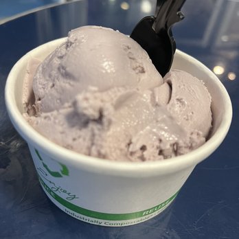 UConn Dairy Bar - Black raspberry cup - Ice Cream & Frozen Yogurt Near Me - Storrs, Connecticut UConn Dairy Bar - Black raspberry cup - Ice Cream & Frozen Yogurt Near Me - Storrs, Connecticut