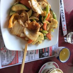 Mai's Restaurant - Spicy chicken with vegetables
