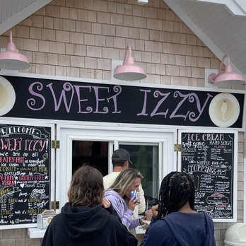 Sweet Izzy - Ice Cream & Frozen Yogurt Near Me - Harwich, Massachusetts Sweet Izzy - Ice Cream & Frozen Yogurt Near Me - Harwich, Massachusetts
