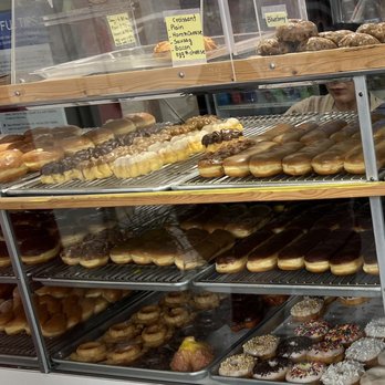 Henry's Donuts - Coffee & Tea Near Me - Everett, Washington