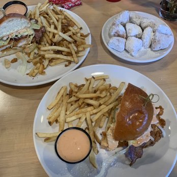 Noble Wave - Classic bird sandwich and beignets!! - Cajun/Creole Near Me - Salem, Oregon