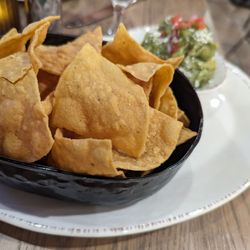 Pin and Flour - Chips and guacamole