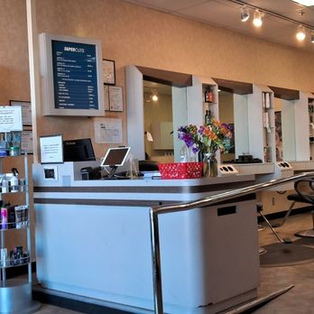 Supercuts - A view from the waiting area - Hair Salons Near Me - Las vegas, Nevada Supercuts - A view from the waiting area - Hair Salons Near Me - Las vegas, Nevada