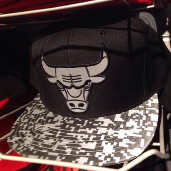 Lids - Hats Near Me - Chicago, Illinois