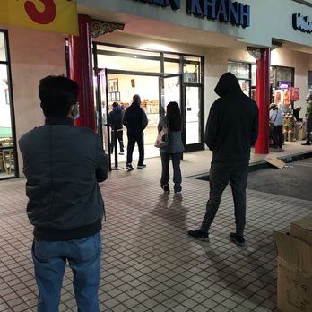 Thach Che Hien Khanh - Long line to buy chè - Desserts Near Me - Westminster, California Thach Che Hien Khanh - Long line to buy chè - Desserts Near Me - Westminster, California