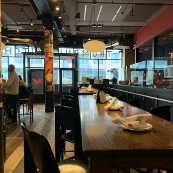 Max's Trumbull Kitchen - New American Near Me - Hartford, Connecticut