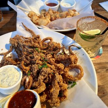 Yard House - Fried Calamari Wisconsin Fried Cheese Curds - New American Near Me - Costa Mesa, California