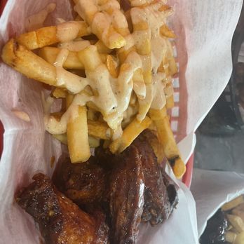 R&R Extreme Wings - Mango habanero w/ spicy ranch fries - Chicken Wings Near Me - Indianapolis, Indiana R&R Extreme Wings - Mango habanero w/ spicy ranch fries - Chicken Wings Near Me - Indianapolis, Indiana
