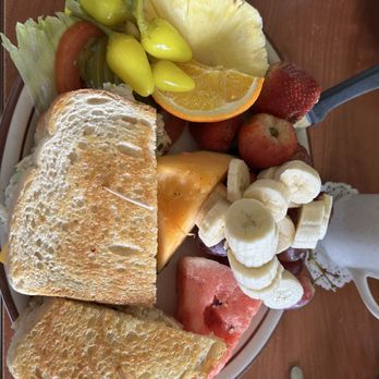 Le Roy's Restaurant - Tuna melt with fruits - Diners Near Me - Monrovia, California