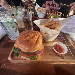 Cheeseburger and mojito Cheeseburger and mojito