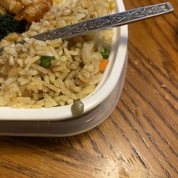 That's a rock on the corner of my meal! GROSS NEVER AGAIN!!! That's a rock on the corner of my meal! GROSS NEVER AGAIN!!!