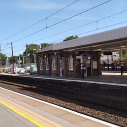 Finsbury Park Station - National Rail Platform