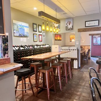 Willmore Wine Bar - inside - Wine Bars Near Me - Long Beach, California Willmore Wine Bar - inside - Wine Bars Near Me - Long Beach, California
