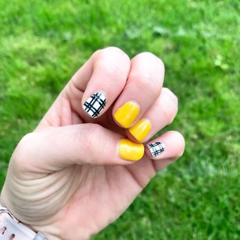 Rêvé Salon & Spa - Hand stripped gel manicure painted by Judi at Reve Salon - Hair Salons Near Me - Omaha, Nebraska Rêvé Salon & Spa - Hand stripped gel manicure painted by Judi at Reve Salon - Hair Salons Near Me - Omaha, Nebraska