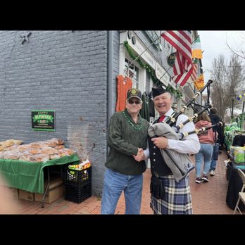 Irish Eyes - Flowers & Gifts Near Me - Fredericksburg, Virginia
