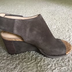 Clarks - Look at these beauties. Perfect for early fall and I found them on sale. Can't beat that.