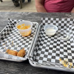b² Taphouse & Brewery - Food so good I forgot to take pictures before we dug in!!