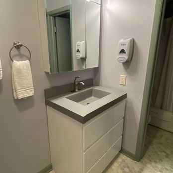 Biller Hotel - Hotels Near Me - Milwaukee, Wisconsin