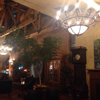 Cannery - Lobby area - Steakhouses Near Me - Niagara-on-the-Lake, Ontario Cannery - Lobby area - Steakhouses Near Me - Niagara-on-the-Lake, Ontario