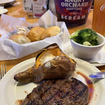 Texas Roadhouse - 6 oz Sirloin Steak, Broccoli and Sweet Potato - Steakhouses Near Me - Magnolia, Texas Texas Roadhouse - 6 oz Sirloin Steak, Broccoli and Sweet Potato - Steakhouses Near Me - Magnolia, Texas